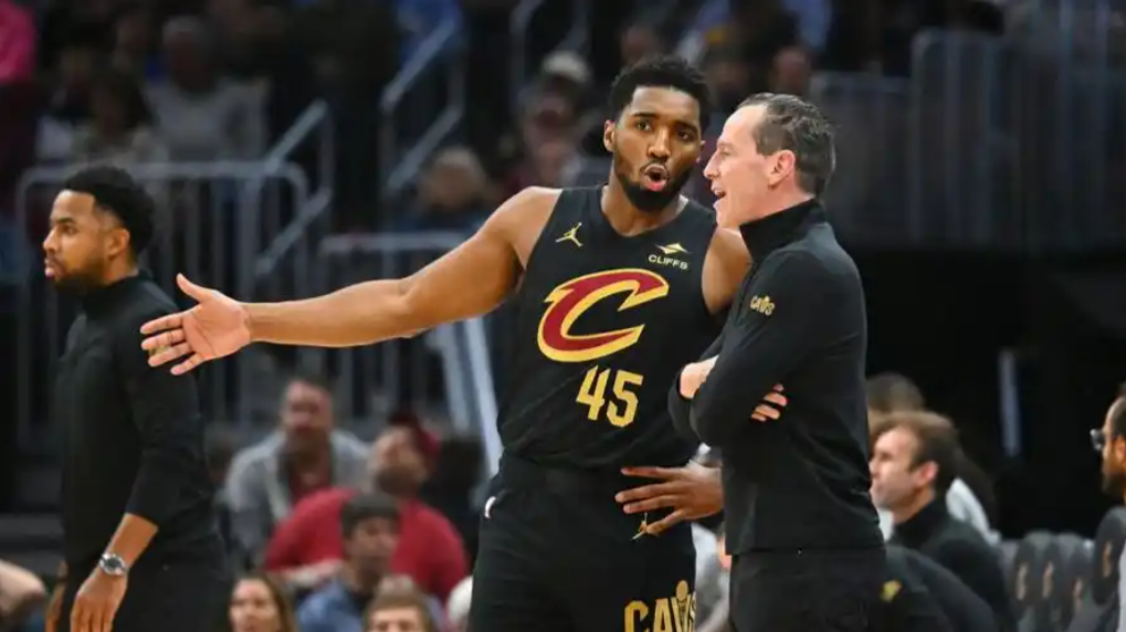 星空体育app下载-拒绝24分大逆转！骑士险胜东部鱼腩，米切尔8失误，鲍尔15中1背锅